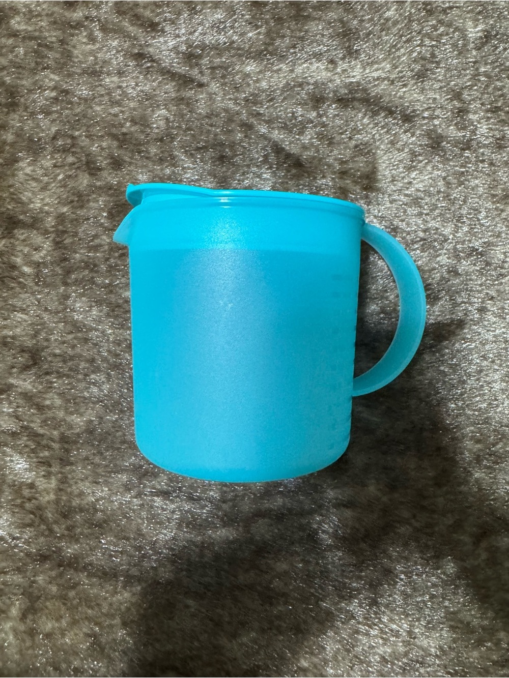 Tupperware Rick N Serve 1 Liter Pitcher with Lid